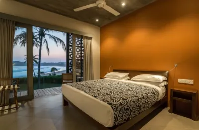 Modern Beach Villa with Roof Garden