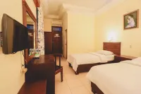 Pia Hotel Medan - parking