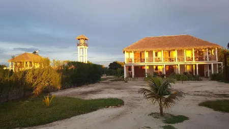 Maison Charrette Отели в г. Морондава