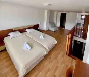 1br Homey Two Floor Apartment - 200mbps Wi-fi Hôtels à : 