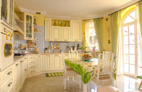 Alexander's Home - parkir