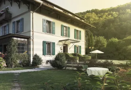 Au Vieux Manoir Отели рядом с достопримечательностью «Aquaparc»