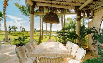 Luxurious Fully-Staffed Villa with Amazing View in Exclusive Golf & Beach Resort