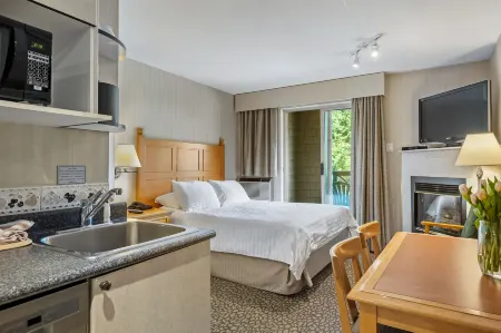 Pinnacle Hotel Whistler