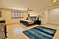 46 Sec to Beach Pool Side Massage Priv Chef Utv