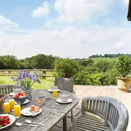 Host Stay Tregaer Mill Barn