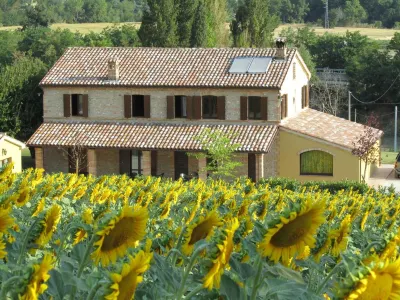 Agriturismo la Vecchia Fonte Các khách sạn ở Moie