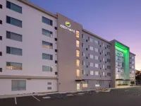 Element Savannah Midtown Hotels near Hunter Golf Course