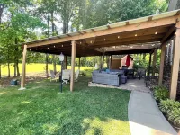 Modern farm Home Close to Jordan lake and Downtown apex Hotels near American Tobacco Trail - White Oak Church Road Parking