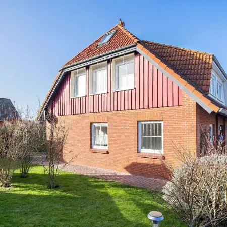 Cozy vacation home with garden and terrace on Fehmarn on the Baltic Sea with dog