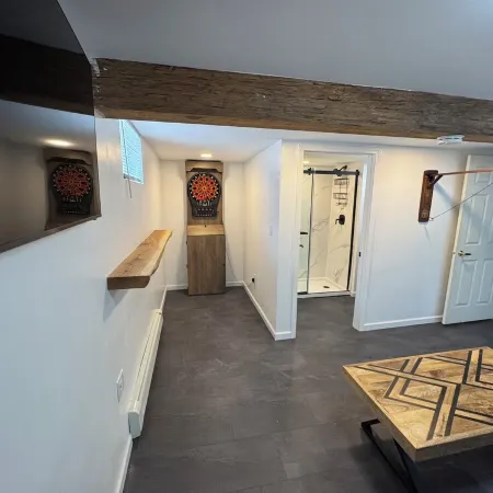 Cheerful 4 Bedroom home close to the waters edge.