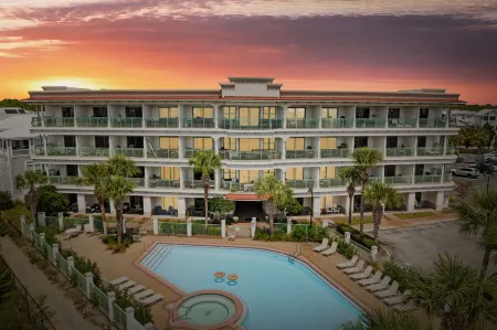 Gorgeous Gulf Views and Spacious Balcony - Elegant Coastal Retreat