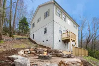 Charming Cottage with Hot Tub and Game Room - Inviting Mountain Retreat 트윗시 레일로드 주변 호텔