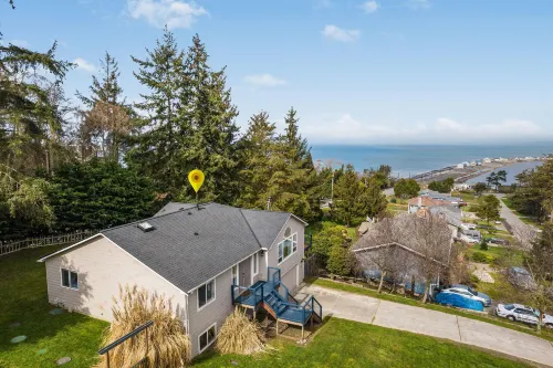 Stunning Views and Spacious Living - Gorgeous Coastal Escape Hotels in Camano