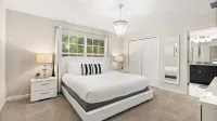 Private Heated Pool and Resort Amenities - Charming Family Retreat Các khách sạn ở Osceola County