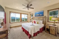 Stunning Lake Views and Premium Entertainment Amenities - Luxurious Haven