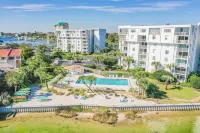 Luxurious Views and Heated Pool - Stunning Coastal Retreat