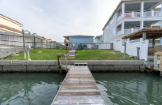 Charming Studio Condo with Pool and Dock Access - Cozy Coastal Escape
