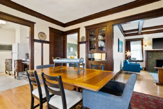 Spacious Yard and Peloton - Charming Retreat with Stylish Comfort