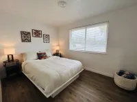 Charming Cowboy Retreat with Cozy Living and Rustic Decor - Delightful Getaway