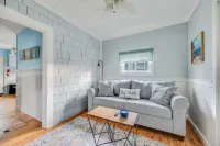 Old Orchard Beach Retreat | 2BD Cottage Hotels in Old Orchard Beach