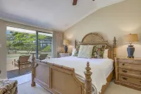Panoramic Golf Course Views and Spacious Outdoor Living - Luxurious Retreat