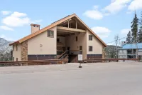 Fireplace and Balcony with Spectacular Views - Cozy Comfortable Retreat