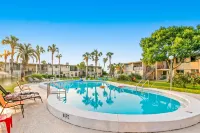 Condo with pool, washer/dryer, & high-speed WiFi Hotels in Fort Walton Beach