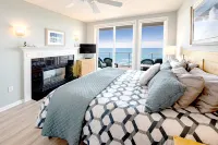 Whale Watching and Cozy Fireplace Oasis - Stunning Oceanfront Retreat