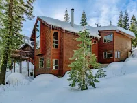 Charming Escape with Wood-Burning Fireplace - Cozy Mountain Retreat Hotels near KT-22