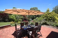 Charming Coastal Getaway with Outdoor Shower - Stunning Seaside Retreat Hotel dekat Bass Hole Boardwalk