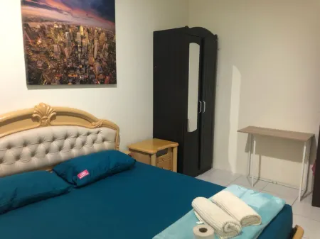 Co. Living Suite Отели рядом с достопримечательностью «Gadong Night Market»