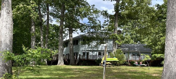 Breathtaking Waterfront Retreat, Private Docks, 12 Guests, King Bed. Hotels in Union County