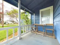 Charming Cottage with Outdoor Patio and Spacious Yard - Delightful Haven