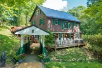 Creek Front Cabin with Hot Tub and Mountain Views - Stunning Retreat Hotels in Roan Mountain
