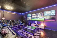 Spacious 5Br Retreat w/ Pool, Hot Tub, Game Room & Pool Table - Sleeps 14