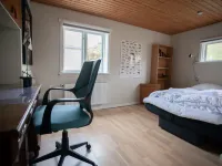 2Br Home with Sea Views and Parking - Tórshavn Hotels in Argir