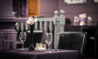 Number 44 Hotel & Bar