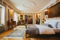 Divná Pani Luxury Gallery Rooms Hotel a 