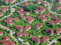 Restyled Bungalow with Dishwasher Near Cozy Domburg