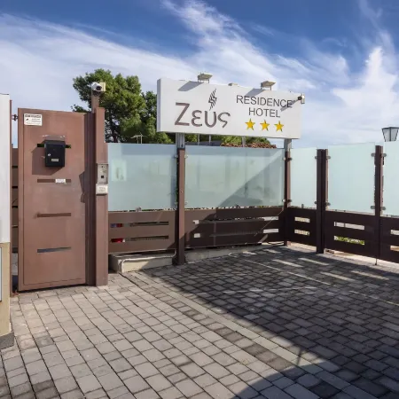 Zeus Hotel - Aparthotel - Meeting & Congress