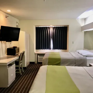 Chadron Inn & Suites