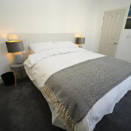 Immaculate 1-Bed Apartment in Merthyr Tydfil