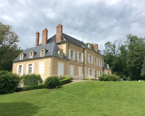 Manoir de Curty Hôtels à : Imphy