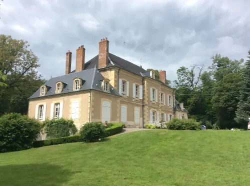 Manoir de Curty Hotel a Imphy