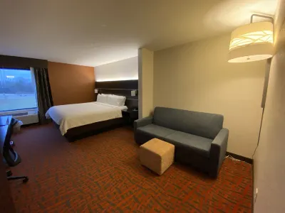 Holiday Inn Express Metropolis Hotels near Metropolis Illinois