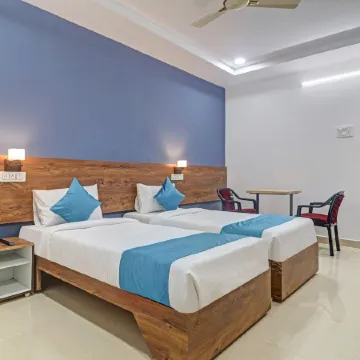 The Balcony Hotel Отели рядом с достопримечательностью «Конгресс-центр Cyber»