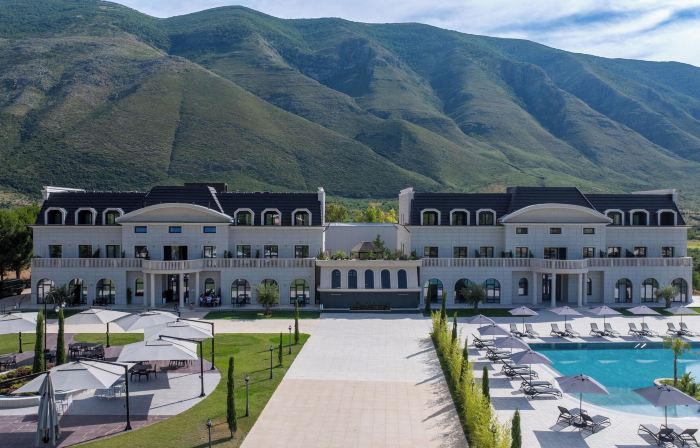 Acros Resort