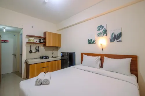 Comfy Studio at Bogorienze Apartment Near the Jungle Waterpark Hotels in Tamansari