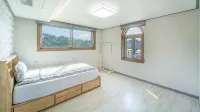 Daebudo Juni Pension Hotel di Ansan